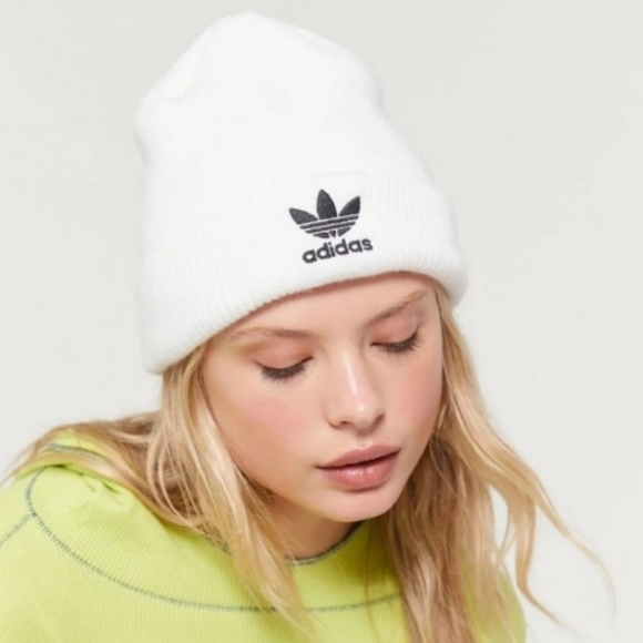 NWT Women's Adidas Trefoil Beanie - Picture 6 of 11
